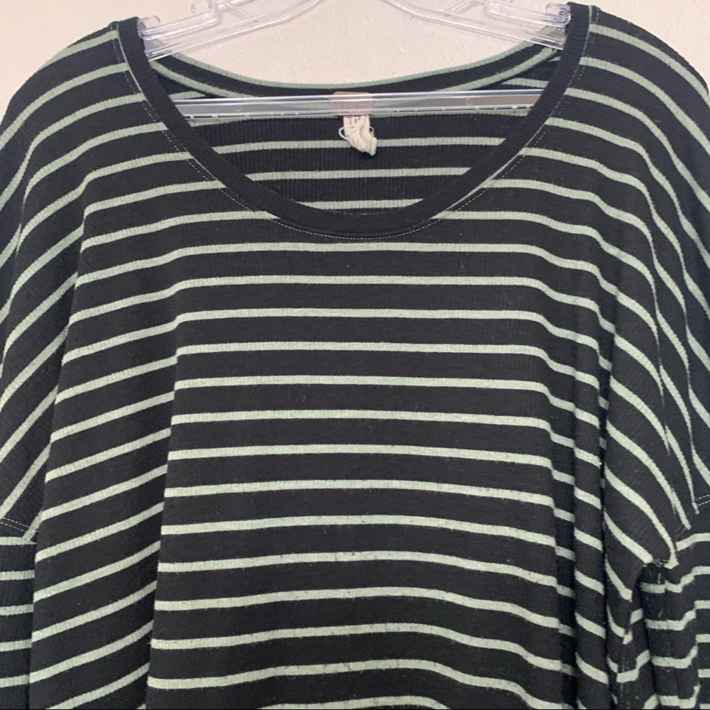 We The Free oversized peplum striped bell sleeve thermal black gray - Picture 5 of 10